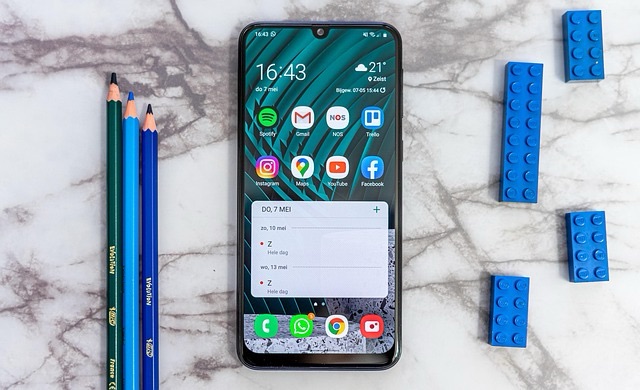 📱 وقت الشاشات والأطفال: دليل لطيف لفك الارتباط الرقمي