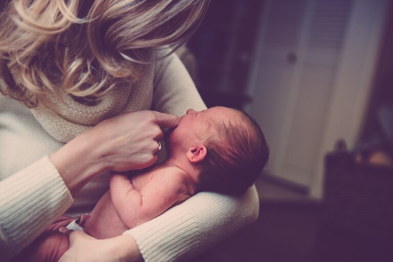 رحلة الحمل انتهت.. وماذا بعد الولادة؟